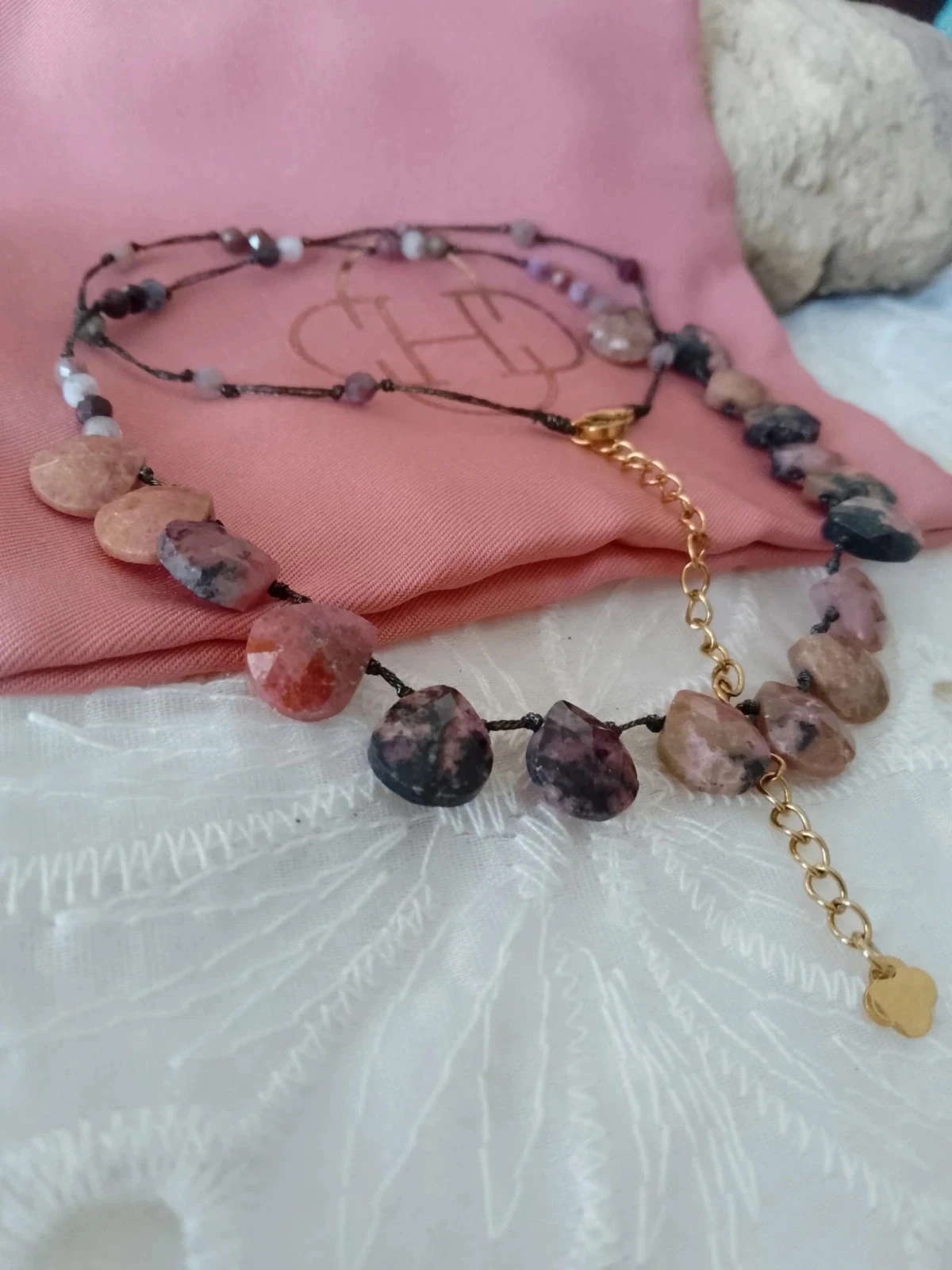 Collier Habaha en pierres de rhodonite naturelles – photo 5
